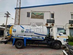 Sewage suction truck