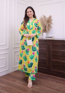 Ladies Green and Pink Floral Print Cotton Kurta Set