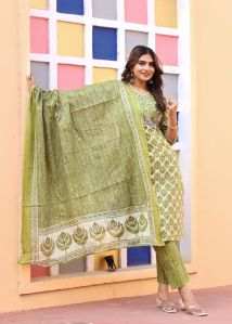 Ladies Leaf Print Straight Kurta with Pants and Dupatta Set