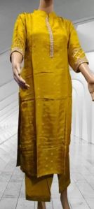 Women Woven Banarasi Kurta Dupatta Set