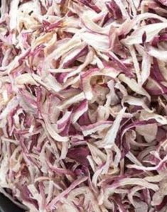 DEHYDRATED PINK ONION FLAKES