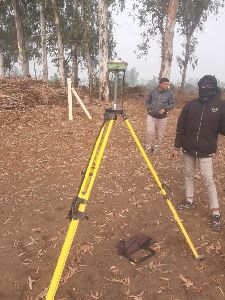 land surveyor