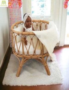 Handwoven Flower Shape Rattan Baby Bassinet Kids Furniture