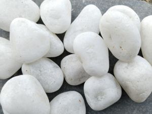 Unpolished white pebbles