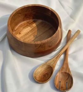 WOODEN SALAD BOWL WITH SERVER