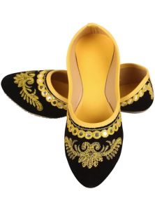 Ladies Embroidered Jutti