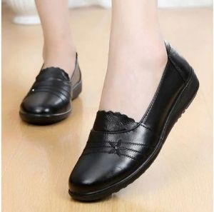 Ladies Leather Casual Shoes