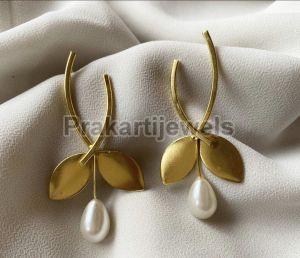 Ladies Pearl Leaf Earrings