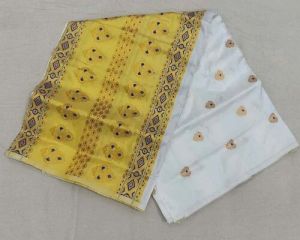 Yellow Contrast Mekhela Chadar