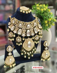 HEAVY KUNDAN NECKLACE