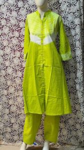 ladies chikan kurtas