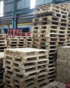 industrial wooden pallets