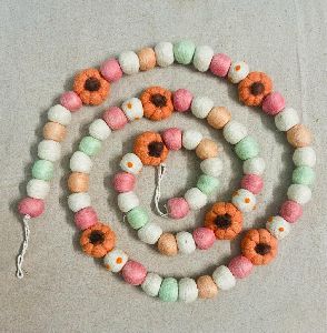 Wool felt pumpkin garland