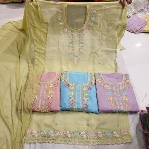 designer salwar kameez set