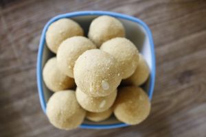 besan laddu