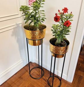 Decorative Metal Planter With Stand