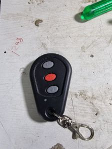 Emergency car key maker