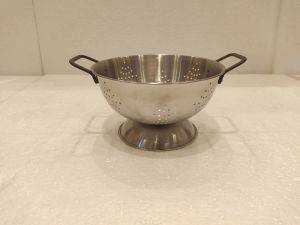 Stainless steel colander