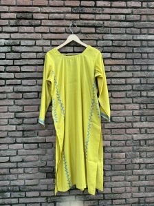 Yellow Kashida Embroidery Muslin Kurta