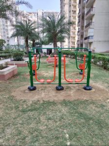 outdoor gym equipments