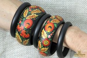 Hand painted Bangle set