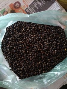 700 kg black pepper