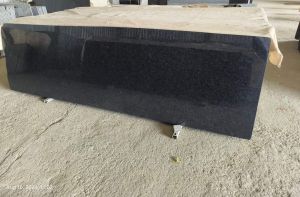 R BLACK GRANITE SLABS