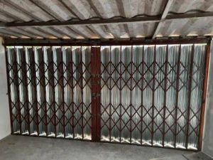 sliding shutter