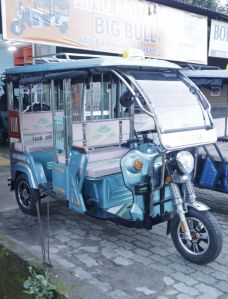 model b3ss e- rickshaw