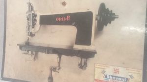 Single Needle Sewing Machine