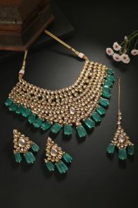 Zahira Woman Kundan Necklace Set