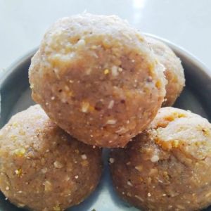 Handmade Sonth Laddu