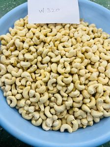 W320 Whole Cashew Nuts