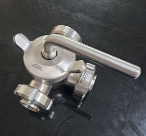 SS 3 WAY PLUG VALVE