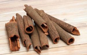 dried cinnamon