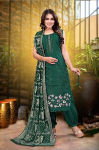 Ladies Green Sleeveless Kurti Salwar Set