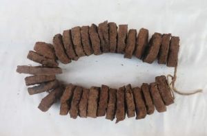 3 Inch Organic Cow Dung Cake Mala