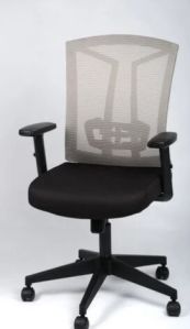 Kursii Strada MB Low Back Office Chair