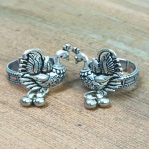 Nipstec Peacock Silver Plated Toe Ring