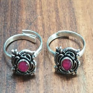 Nipstec Silver Plated Toe Ring
