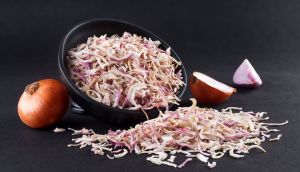 DEHYDRATED PINK ONION FLAKES