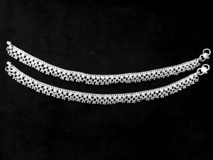 Classic Party Wear Ladies Designer Silver Anklet