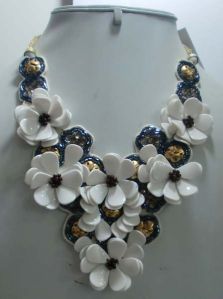 Ladies Fashion Necklace