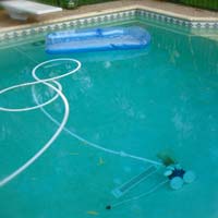 swimming pool cleaning equipment