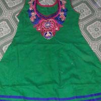 Ladies Green Embroidered Cotton Kurti