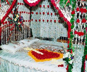 Bed Flower Decoration Service