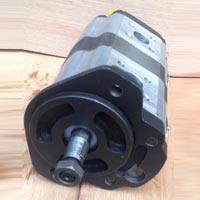 Hydraulic Pump suitable for John Deere 4 Hole