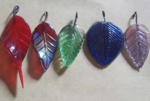 glass leaf beads