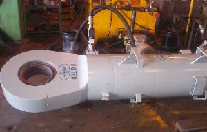 ROCK BREAKER CYLINDER