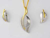 Exotic Pendant Set